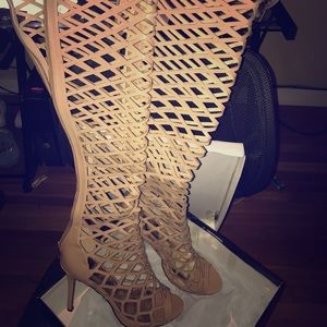 LFL Nude heels!! These heels are 🔥🔥🔥